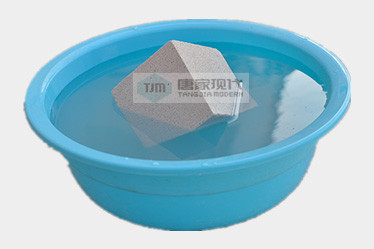 質(zhì)量輕，降低結(jié)構(gòu)成本